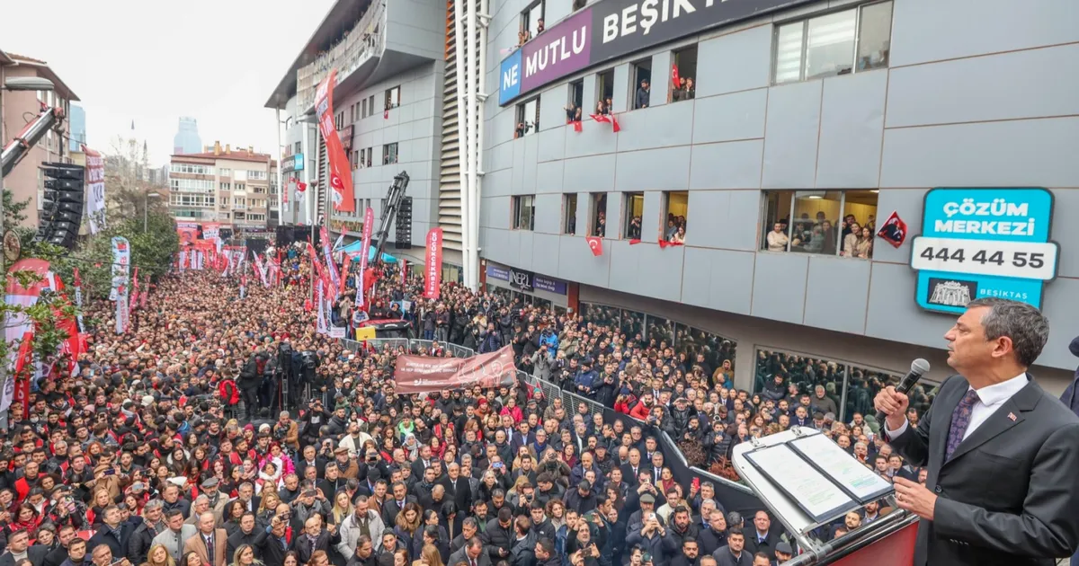 Binler Beşiktaş’ta büyük mitingte! Türk yargısına ‘Özel’ çağrı!